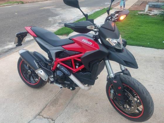 DUCATI HYPERMOTARD 821 